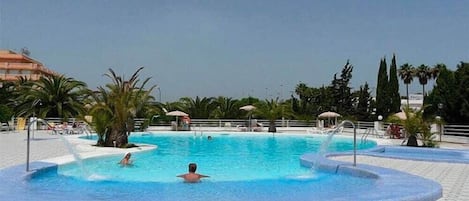 Indoor pool, outdoor pool