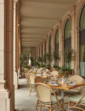 Outdoor dining - Miiro Borneta (Barcelona)