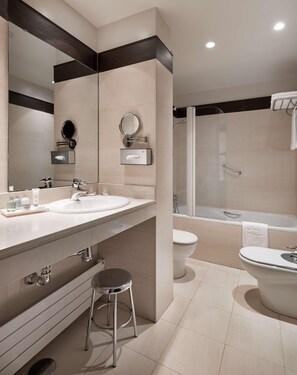 Bathroom - AC Hotel Cartagena (Cartagena)