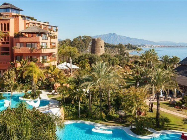 Indoor pool, outdoor pool