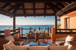 Outdoor dining - Hacienda del Mar Melia Collection (Estepona)