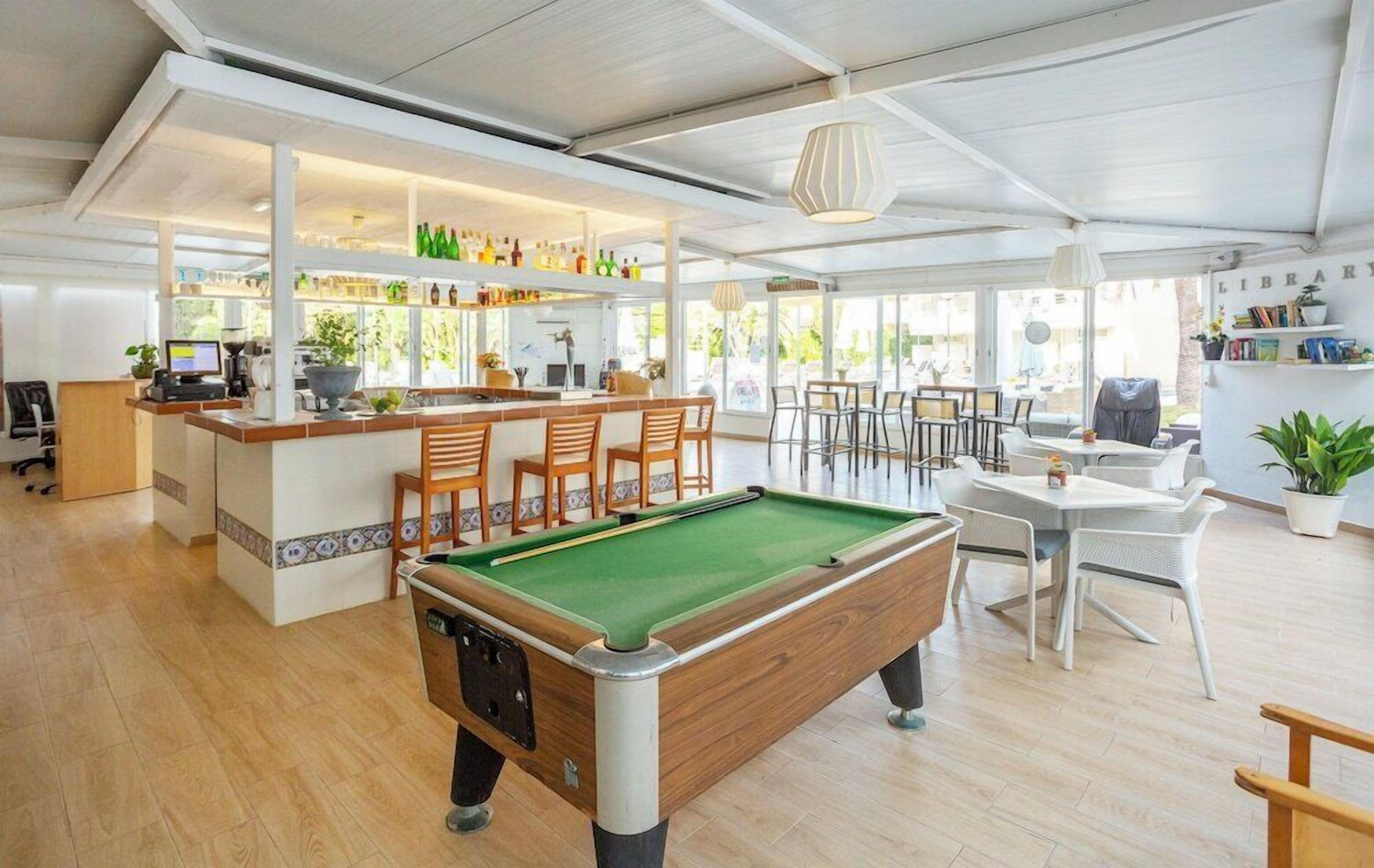 Bar (en el alojamiento)