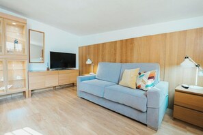 Living area - Rambla Bacardi Apartments (Barcelona)