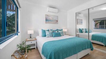 1 bedroom, desk, iron/ironing board, WiFi