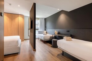 Room - SB Win (Sant Feliu de Llobregat)