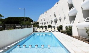 Outdoor pool, a heated pool - 2-room Apartment for 4 People With sea View (La Grande-Motte)
