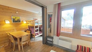 Unclassified image, 4 of 5, button - Apartment in Plagne With Pool Access (La Plagne-Tarentaise)