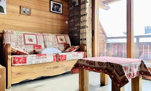 Living area - Apartments for 6 People (Huez)