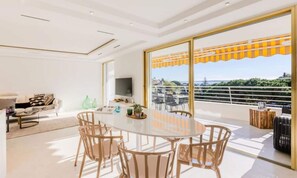 Interior - Apartment in Cannes With Pool and Sea View (Cannes)