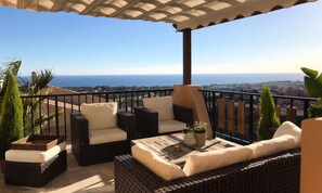 Property grounds - Apartment Near Benahavis With Sea Views (Benahavis)