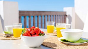 Outdoor dining - Penthouse in Calahonda With Sea Views (Mijas)