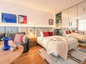 1 bedroom, iron/ironing board, WiFi, bed sheets - TurnKey | Antonin Dvorak Studio with Terrace (Praha 2)