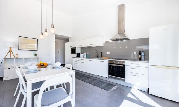 Fridge, microwave, oven, dishwasher - Houses & Villas for 5 People (Vila do Bispo)
