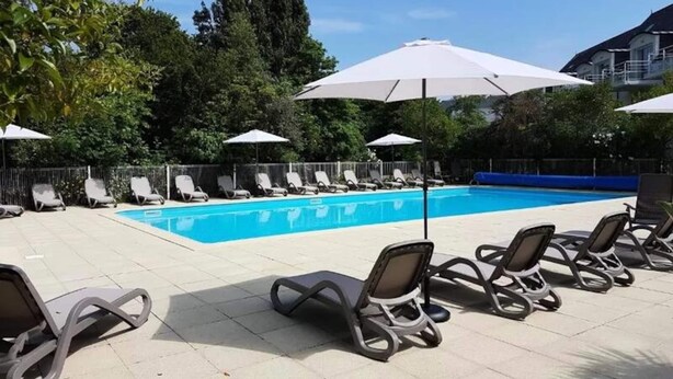 Piscine extérieure, piscine chauffée