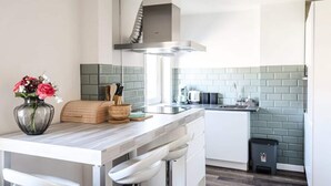 Coffee/tea maker, fridge, dishwasher, electric kettle - Apartments for 2 People (Zandvoort)