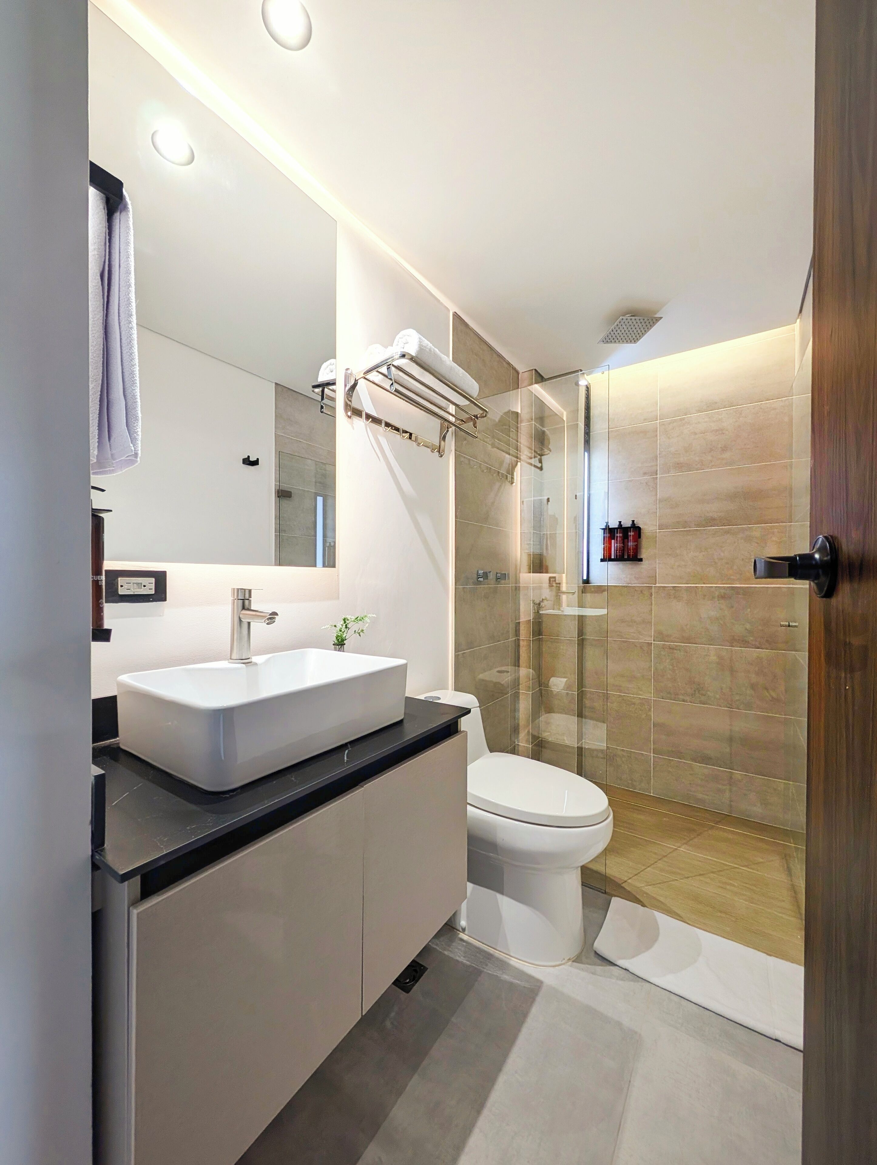 Standard Suite, Balcony | Bathroom | Shower, towels, soap, shampoo