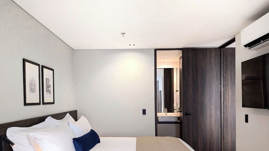 Laureles Selection Suites