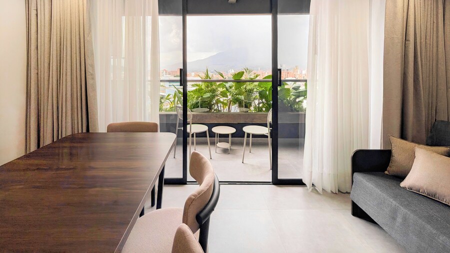Laureles Selection Suites