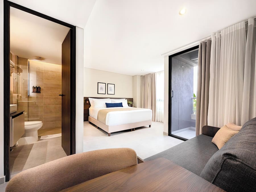 Deluxe Suite, Balcony