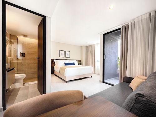 Laureles Selection Suites