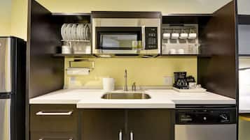 Kühlschrank, Mikrowelle, Geschirrspüler