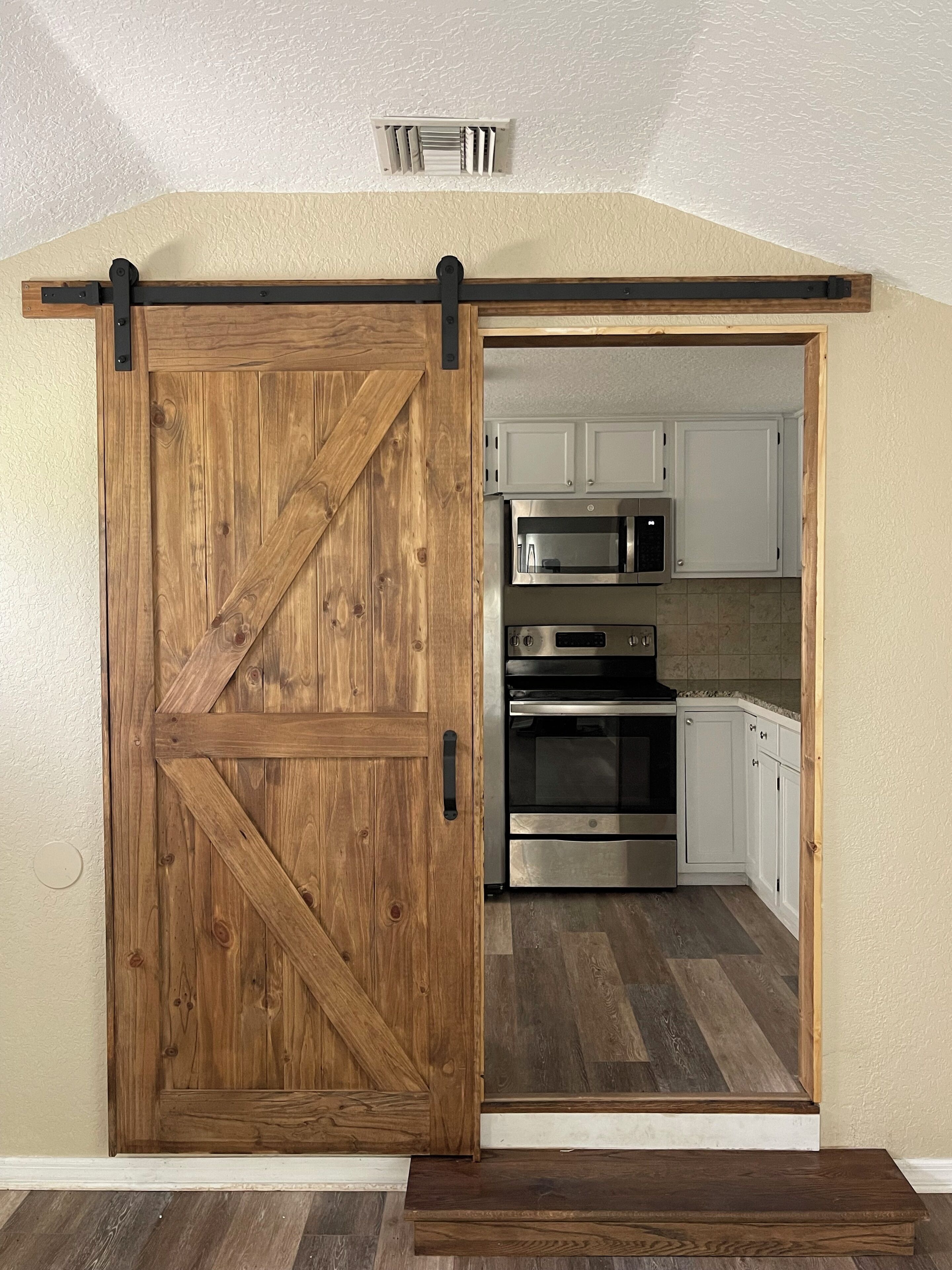 Een magnetron, een oven, een kookplaat