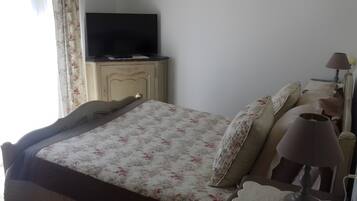 2 chambres, fer et planche Ă repasser, Wi-Fi, draps fournis