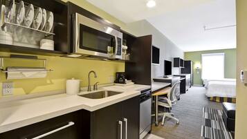 Fridge, microwave, dishwasher, coffee/tea maker