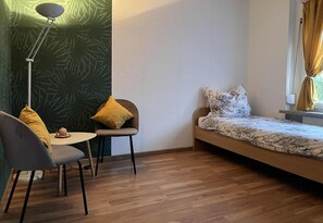 3 chambres, fer et planche à repasser, Wi-Fi, draps fournis