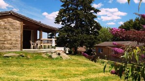 Unclassified image, 2 of 3, button - 4-room Cottage for 8 People (Saint-Plantaire)