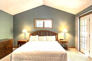 3 bedrooms, free WiFi, bed sheets - SLOPESIDE SKI IN/OUT ON PRIME BOYNELAND SLOPE BOYNE MOUNTAIN (Boyne Falls)