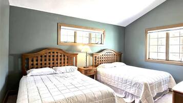 3 bedrooms, free WiFi, bed sheets