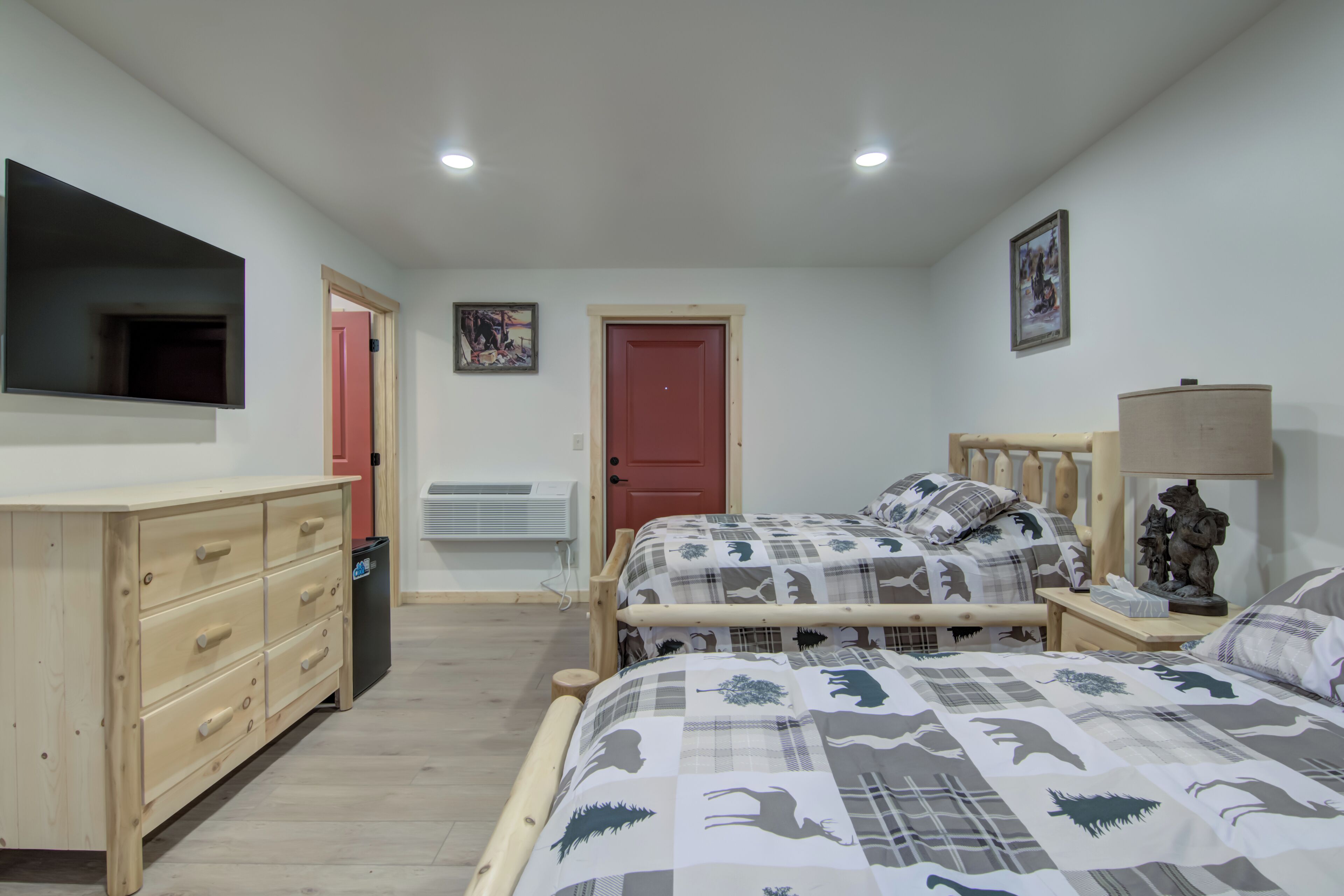 Iron/ironing board, free WiFi, bed sheets, wheelchair access