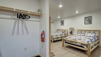 Iron/ironing board, free WiFi, bed sheets, wheelchair access