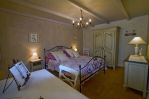 1 chambre, fer et planche à repasser, Wi-Fi, draps fournis