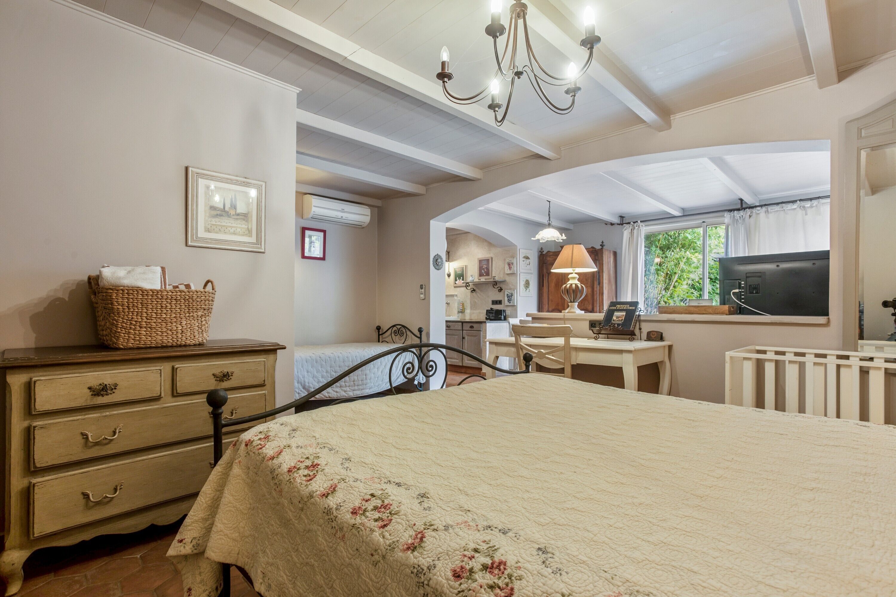 1 chambre, fer et planche à repasser, Wi-Fi, draps fournis