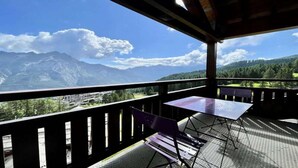 Outdoor dining - Dba402 - 2 Bedroom Apartment - Balcony - Sleeps 6 - 1800 Area (Puy-Saint-Vincent)