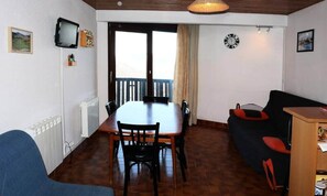 Living area - Studio Equipped for 4 People (Les Orres)