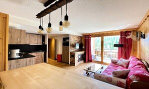 Living area - Apartment in Puy Saint Vincent With Pool (Puy-Saint-Vincent)