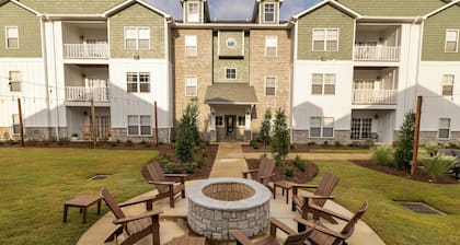 New Listing! Brand New 3 bedroom 3 1/2 bath condo on the edge of campus!