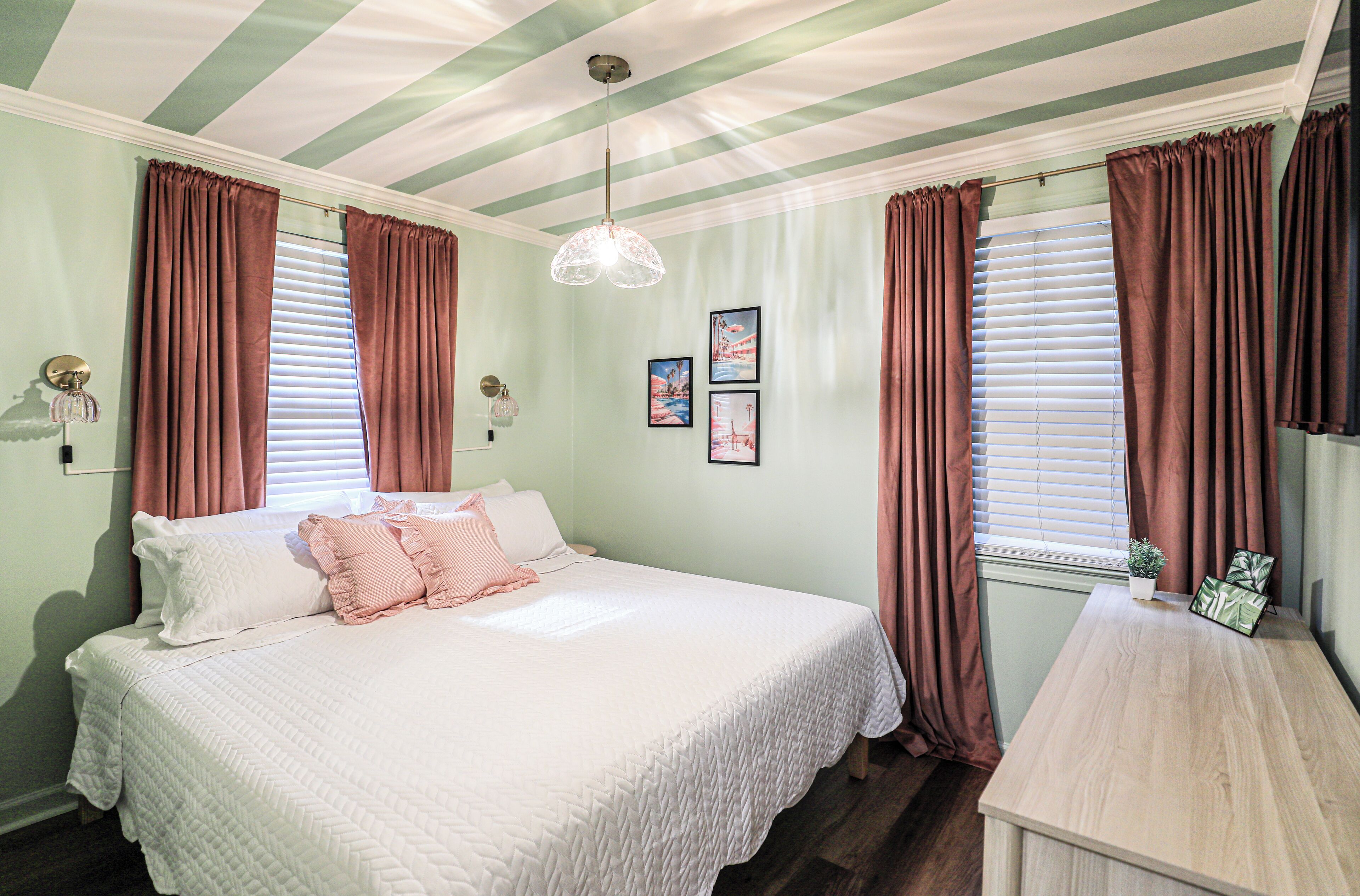 3 bedrooms, iron/ironing board, free WiFi, bed sheets