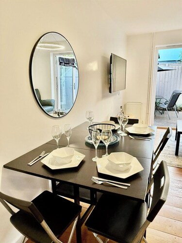 Cambridge Cozy Retreat House 2 Bedrooms 5 Sleeping