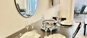 Cambridge Cozy Retreat House 2 Bedrooms 5 Sleeping