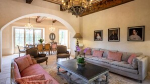 Fireplace - Apartment in Provence With Heated Pool (Ventabren)