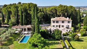 Exterior - Apartment in Provence With Heated Pool (Ventabren)
