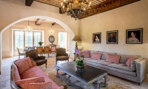 Fireplace - Apartment in Provence With Heated Pool (Ventabren)