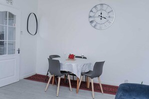 تناول الطعام