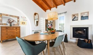 Apartment | Dining - Villa in Arrifana With Saltwater Pool (Aljezur)