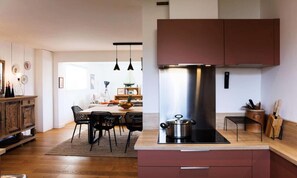 Dining - House Near GR 34 Trail and Beaches (Tregastel)