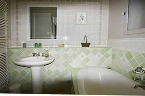 Douche, serviettes fournies